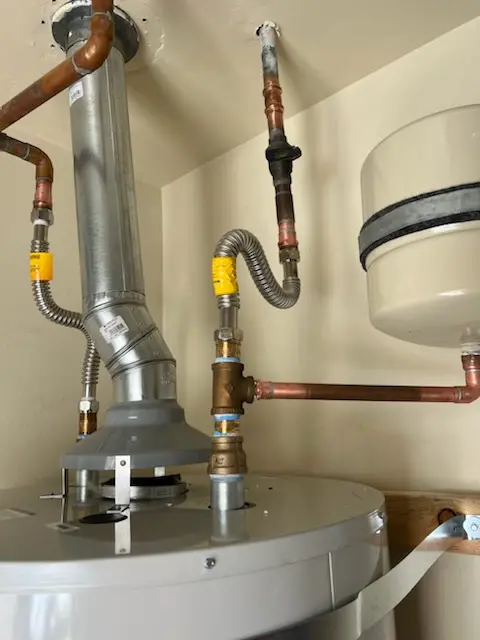 Water heater installation and plumbing repair in Hollywood Heights